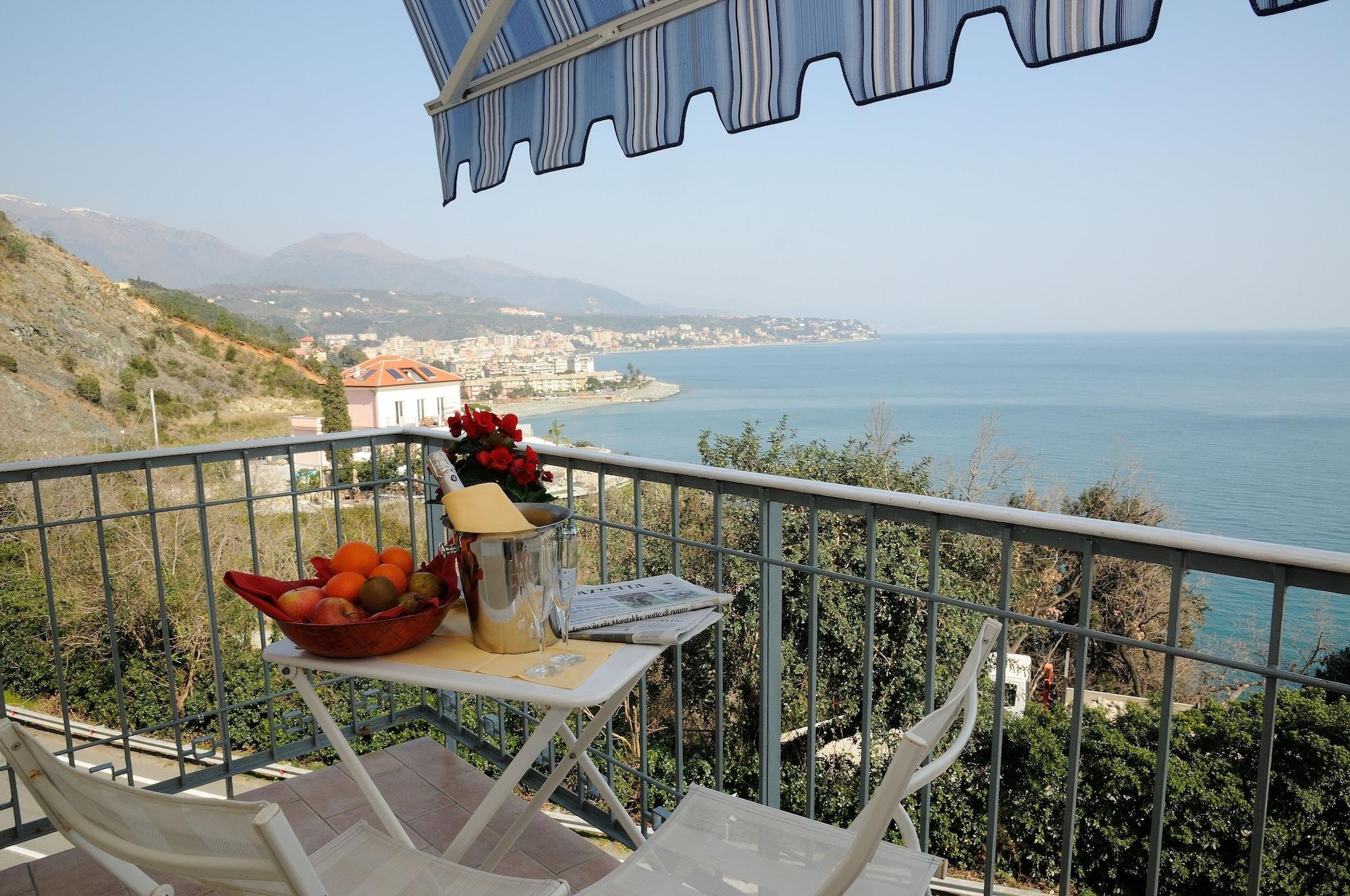 Hotel Puntabella Varazze Εξωτερικό φωτογραφία